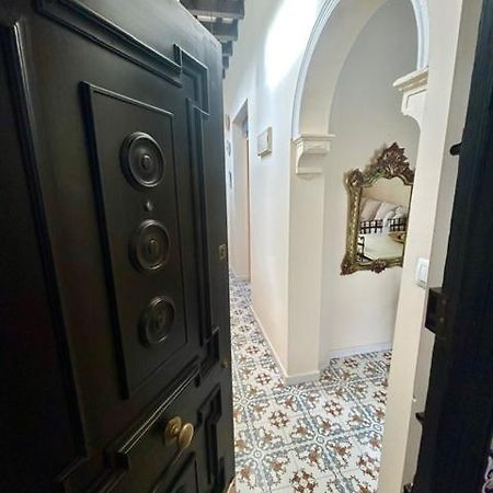Gatu Casa Lola , " Preferente Mayores De 25 Anos Y Familias " Эль-Пуэрто-де-Санта-Мария Экстерьер фото