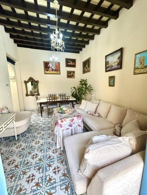 Gatu Casa Lola , " Preferente Mayores De 25 Anos Y Familias " Эль-Пуэрто-де-Санта-Мария Экстерьер фото